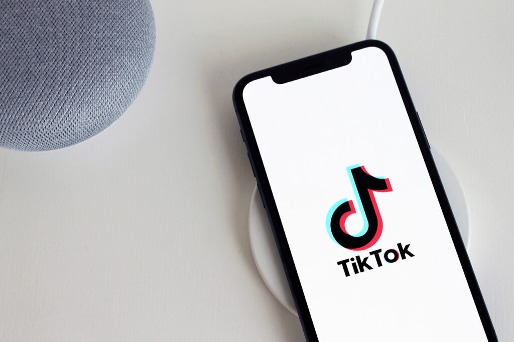 TikTok und Temu: Was steckt hinter den Spionagevorwürfen gegen diese beliebten Apps? auf imeister.de
